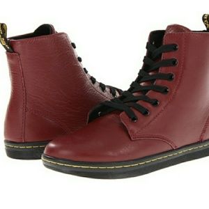 Dr. Martens Air Wair Leyton Leather Boots